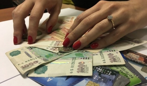 В Иркутске преподавательницу обманули мошенники на 1,7 млн рублей                            