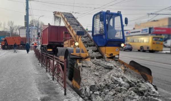Более 430 тонн снега вывезли с улиц Иркутска за сутки Более 430 тонн снега вывезли с улиц Иркутска за сутки