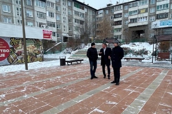 
                В Иркутске завершают благостройство сквера в микрорайоне Топкинский
                
            
