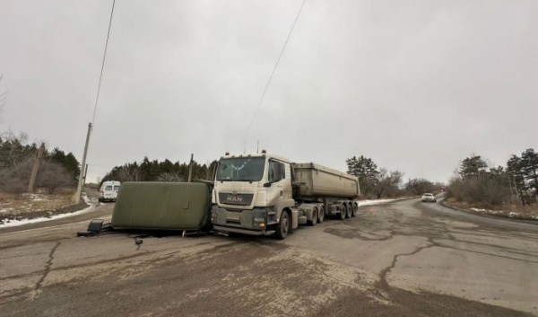 &laquo;УАЗ&raquo; и&nbsp;большегруз столкнулись в&nbsp;Ангарске                            
