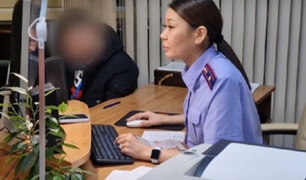 Следователи допрашивают подозреваемого в убийстве подростка в Иркутске                            