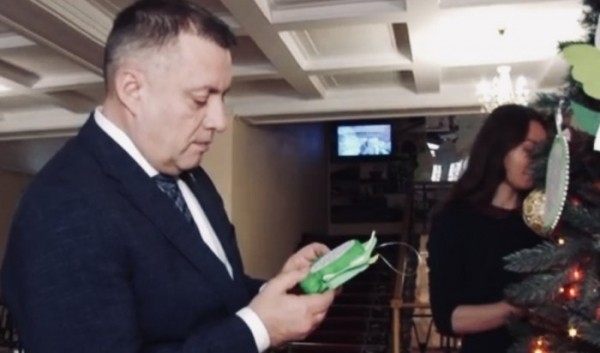 Игорь Кобзев исполнит мечты двух детей в рамках Всероссийской акции «Ёлка желаний» Игорь Кобзев исполнит мечты двух детей в рамках Всероссийской акции «Ёлка желаний»