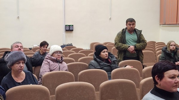 
			Состоялась встреча жителей Карлукского МО с энергетиками		