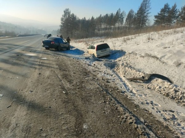 ДТП с участием трех автомобилей произошло в Братске                            