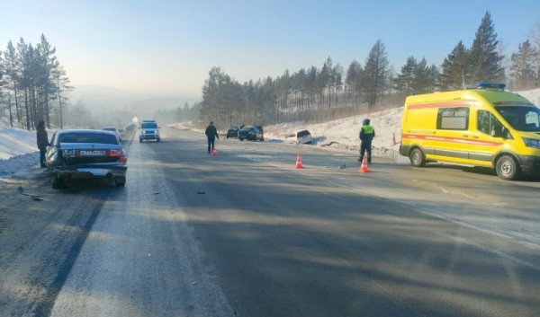 ДТП с участием трех автомобилей произошло в Братске                            
