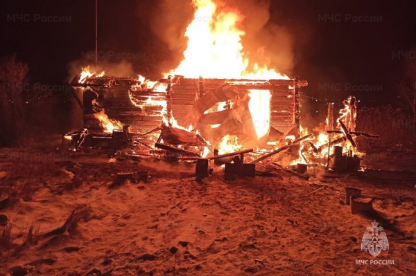 
                Мужчина и женщина погибли при пожаре в Братске в новогоднюю ночь
                
            