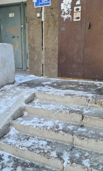 Иркутянка отсудила 70&nbsp;тысяч рублей за&nbsp;травмы, полученные из-за наледи у подъезда                            