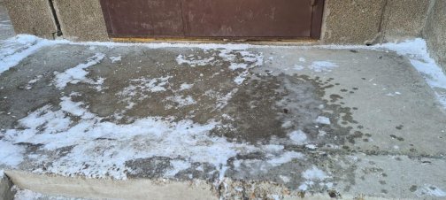 Иркутянка отсудила 70&nbsp;тысяч рублей за&nbsp;травмы, полученные из-за наледи у подъезда                            