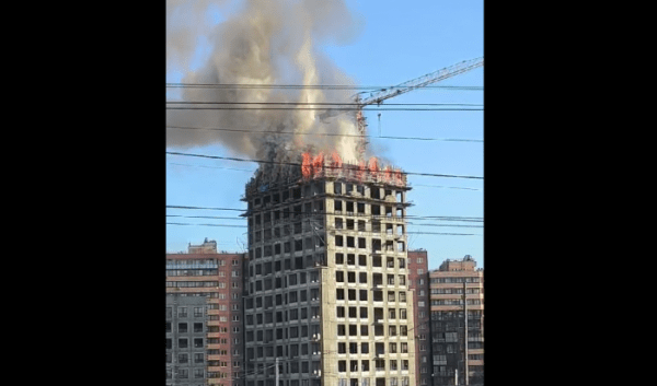 В&nbsp;Иркутске загорелось строящееся здание (Видео)                            