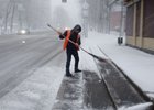 
                На дорогах Иркутска проводят противогололедную обработку
                
            