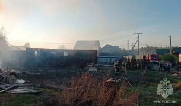 Три дома сгорели в Баклашах                            