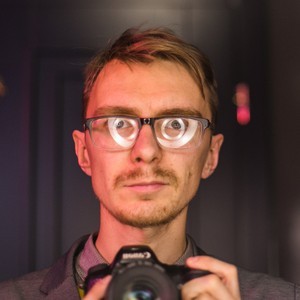 
            Артист-ток с фотографом Антоном Климовым
            
        