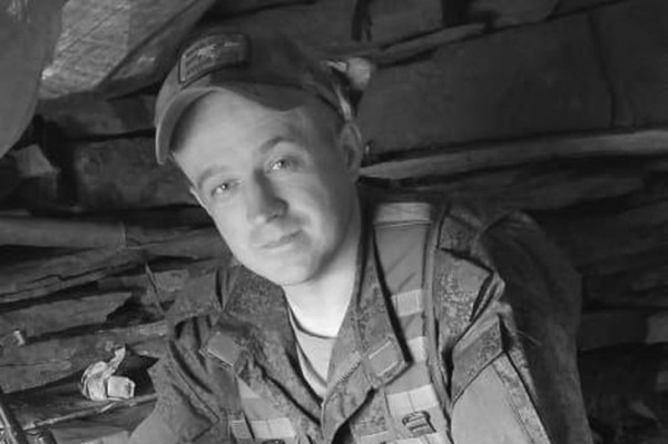 В Усть-Илимске простились с Александром Каптигуловым, погибшим в зоне СВО
В Усть-Илимске простились с Александром Каптигуловым, погибшим в зоне СВО