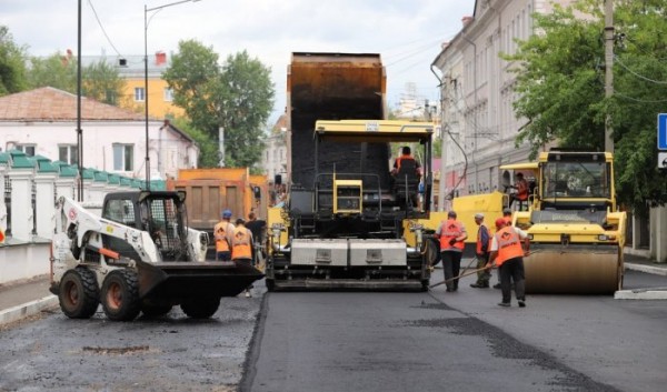 В&nbsp;Иркутске на&nbsp;пяти улицах начали укладывать верхний слой асфальта                            