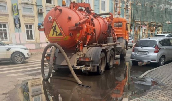 В&nbsp;Иркутске продолжается уборка остановок и&nbsp;улиц                            