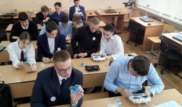 Площадки для обучения детей работе с беспилотниками готовы в школах Приангарья                            
