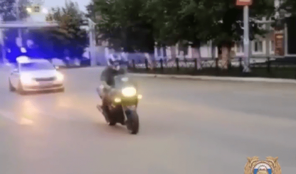 Лихач устроил погоню с полицией в Эхирит-Булагатском районе Лихач устроил погоню с полицией в Эхирит-Булагатском районе