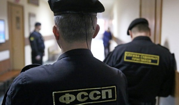 У иркутянина забрали автомобиль премиум класса за крупные долги                            