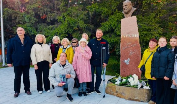 В&nbsp;Черемхове поставили памятник Владимиру Гуркину                            