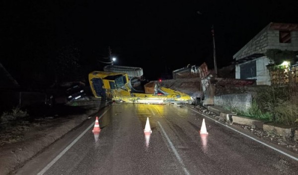 Большегруз с прицепом попал в ДТП в Усть-Куте                            