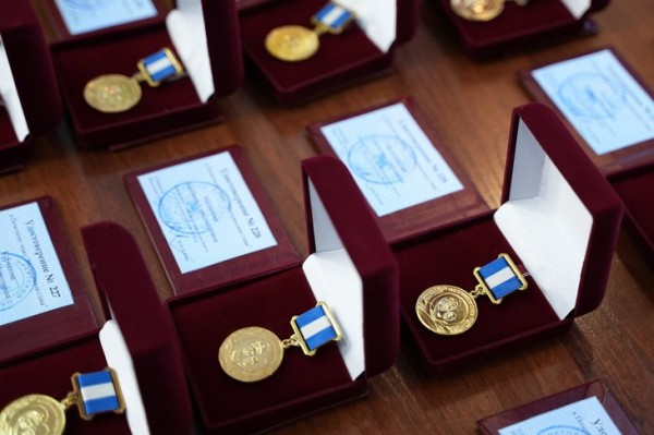 22 многодетных жительниц Иркутской области наградят знаком «Материнская слава»
22 многодетных жительниц Иркутской области наградят знаком «Материнская слава»
