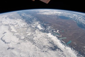 
                Космонавт Олег Артемьев показал фото зимнего Байкала с орбиты Земли
                
            