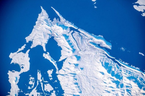 
                Космонавт Олег Артемьев показал фото зимнего Байкала с орбиты Земли
                
            