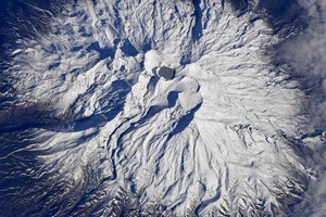 
                Космонавт Олег Артемьев показал фото зимнего Байкала с орбиты Земли
                
            
