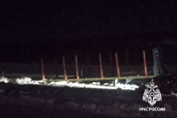 
                На реке Лена в Качугском районе под лед провалился лесовоз
                
            