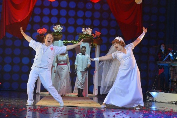 
            Crazy Dance*, или Пять свадеб в один день
            
        