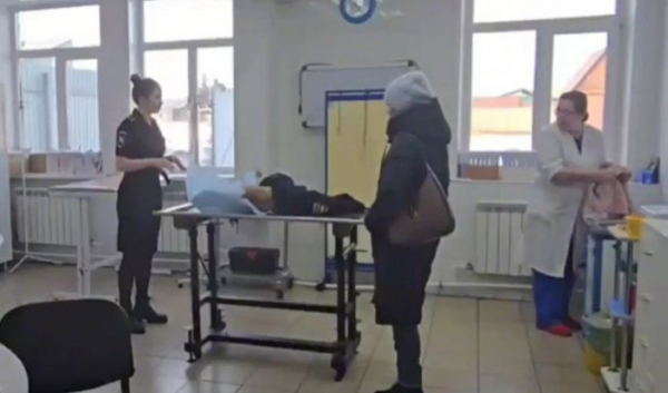 В Тулуне полицейские спасли собаку на ж/д путях                            