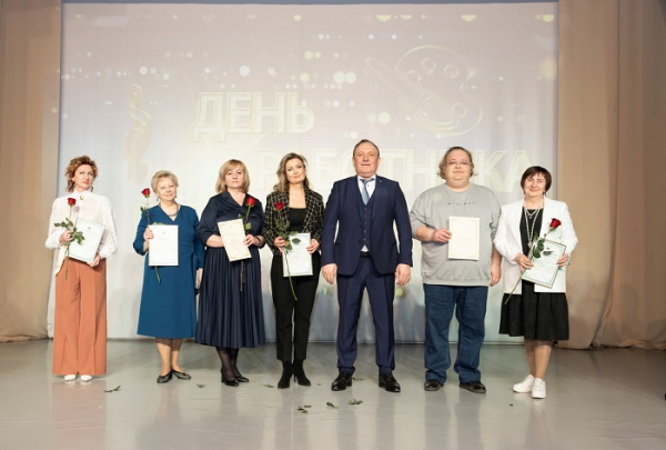
			В Иркутском районе более 80 работников культуры награждены в честь профессионального праздника		