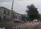 
                Автомобиль упал в котлован на пересечении Лермонтова и Чернышевского
                
            