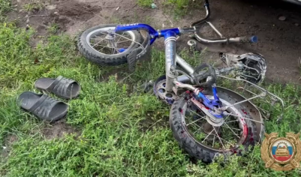 В Ангарске маленький ребенок попал под колеса автомобиля В Ангарске маленький ребенок попал под колеса автомобиля