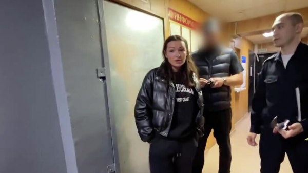 Оскорбившей участников СВО блогеру Махмутовой назначили еще пять суток ареста