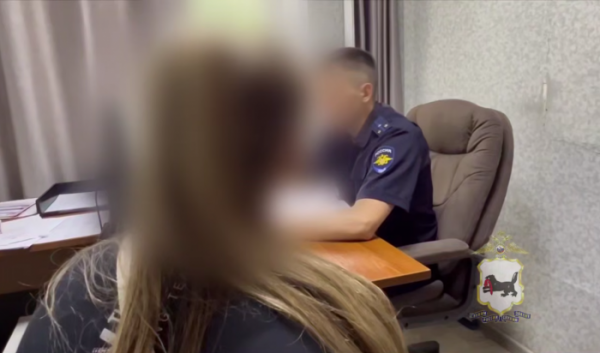 В&nbsp;Иркутске мошенники запугали девочку и&nbsp;похитили 450&nbsp;тысяч у&nbsp;ее&nbsp;родителей                            