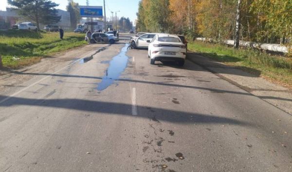 Два человека пострадали в массовом ДТП в Ангарске (Видео)                            