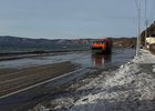 
                Дорогу на улице Горького в Листвянке затопило из-за высоких волн на Байкале
                
            