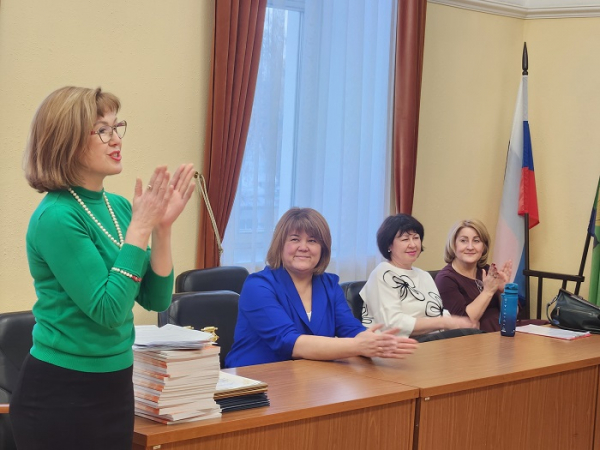
			Лучшая библиотека округа работает в Хомутово		
