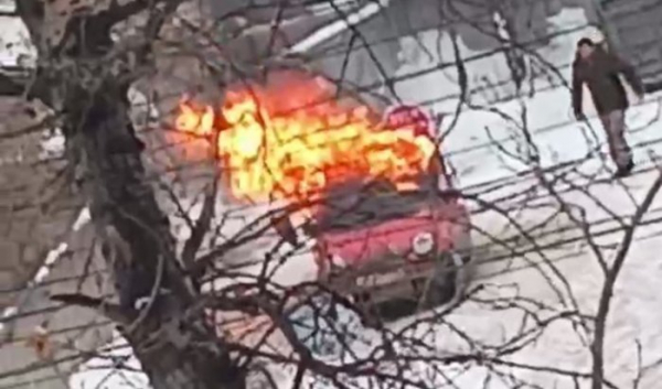Мужчина получил ожоги при пожаре в&nbsp;автомобиле в&nbsp;Иркутске (Видео)                            
