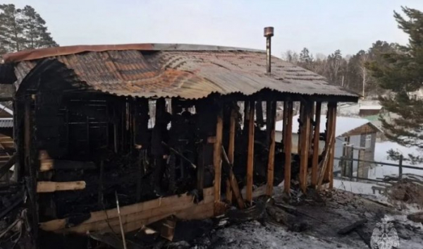 Двое мужчин погибли на пожарах в Иркутской области за сутки                            