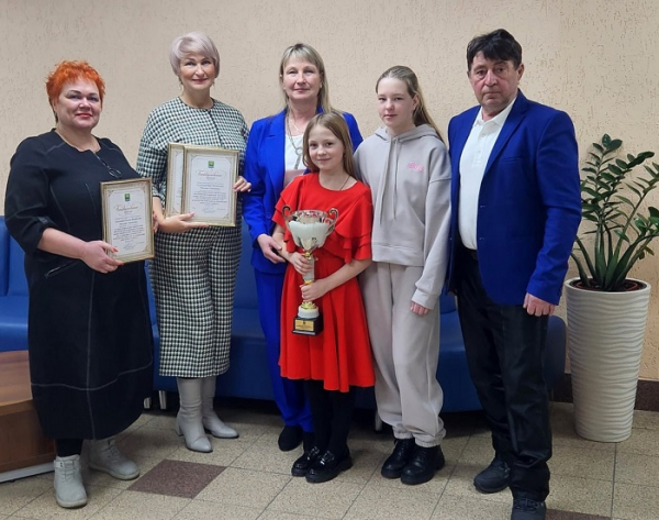 Объявлен конкурс на лучшее новогоднее оформление предприятий торговли, общественного питания и сферы услуг
Объявлен конкурс на лучшее новогоднее оформление предприятий торговли, общественного питания и сферы услуг