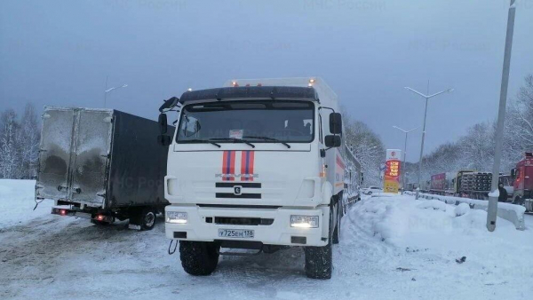 Около 350 грузовиков скопились в пробке на трассе "Байкал" в Приангарье