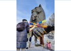 
                В Иркутске двое неизвестных украли шарф со скульптуры бабра в 130-м квартале
                
            