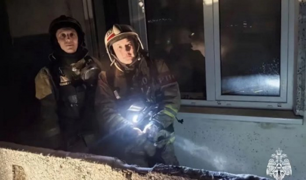 В Ангарске в новогоднюю ночь из-за пиротехники вспыхнул пожар на балконе                            