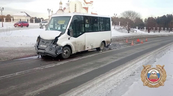 В Шелехове шесть человек пострадали при столкновении двух маршруток