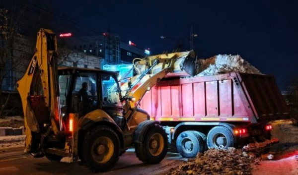 За выходные с улиц Иркутска вывезли 14 тысяч тонн снега                            