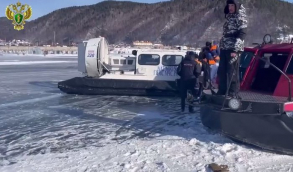 На льду Байкала произошло ДТП с участием хивуса                            