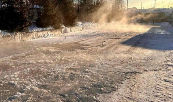 В Иркутске затопило улицу Ржанова В Иркутске затопило улицу Ржанова