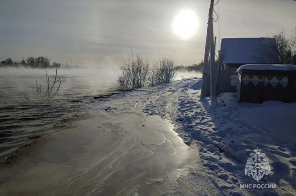 
                15 участков подтопило в двух садоводствах Ангарского округа из-за подъема воды в Ангаре
                
            